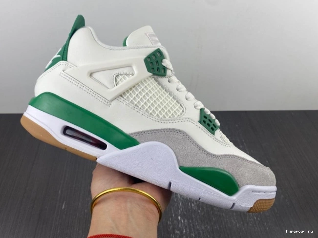 DR5415-103 Pine Green Air SB Jordan x 4 Nike 0826